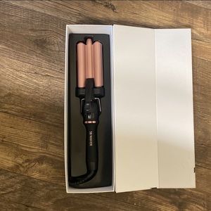 Beachwaver triple barrel curling iron